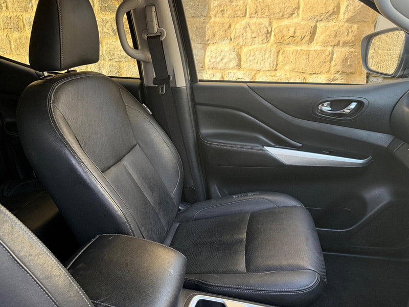 Nissan Navara 2.3 dCi Tekna Auto 4WD Euro 6 4dr