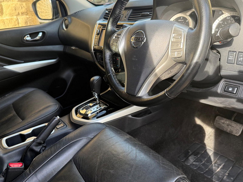 Nissan Navara 2.3 dCi Tekna Auto 4WD Euro 6 4dr