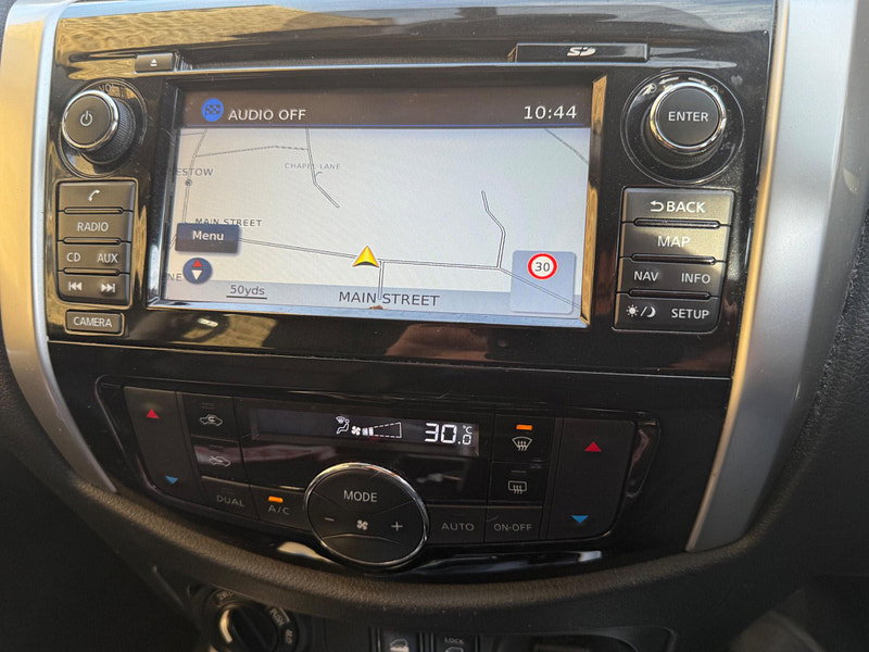 Nissan Navara 2.3 dCi Tekna Auto 4WD Euro 6 4dr