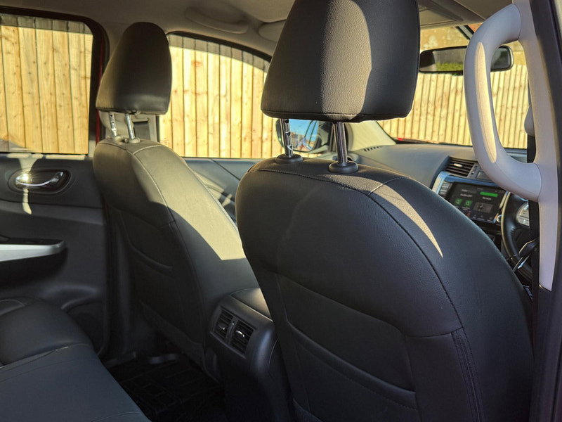 Nissan Navara 2.3 dCi Tekna Auto 4WD Euro 6 4dr