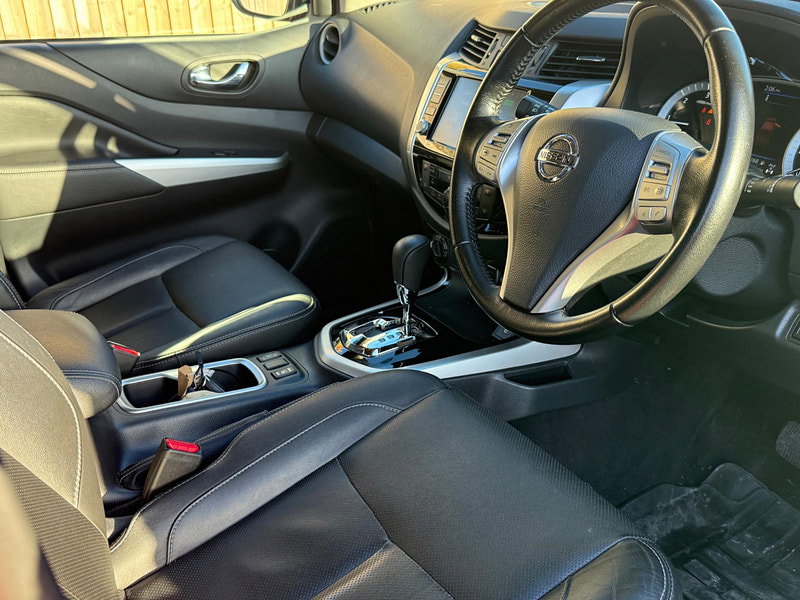 Nissan Navara 2.3 dCi Tekna Auto 4WD Euro 6 4dr