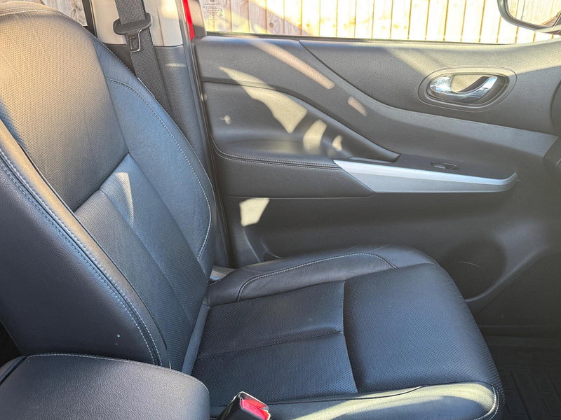 Nissan Navara 2.3 dCi Tekna Auto 4WD Euro 6 4dr