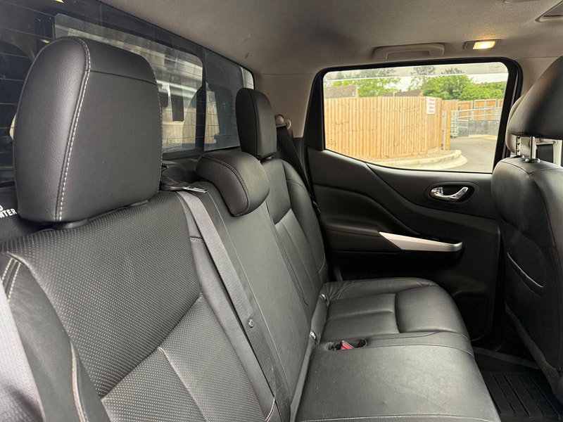 Nissan Navara 2.3 dCi Tekna Auto 4WD Euro 6 4dr