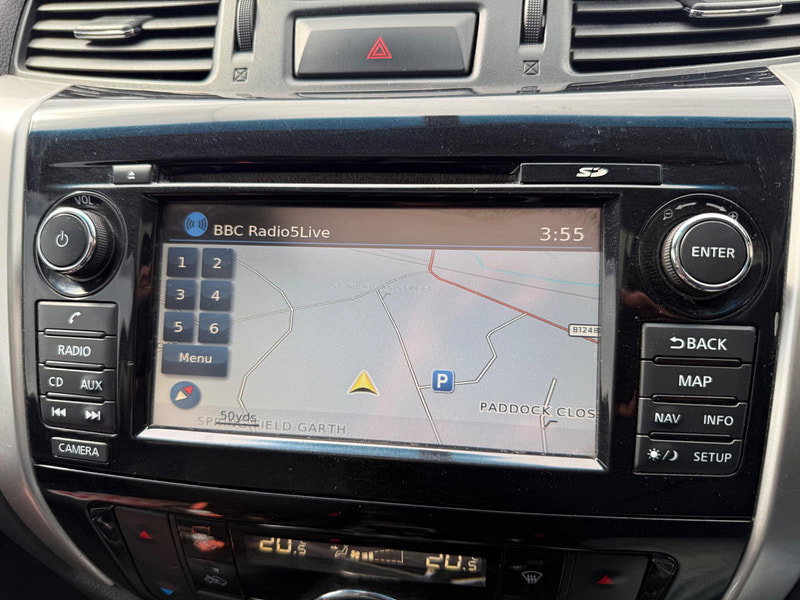 Nissan Navara 2.3 dCi Tekna Auto 4WD Euro 6 4dr