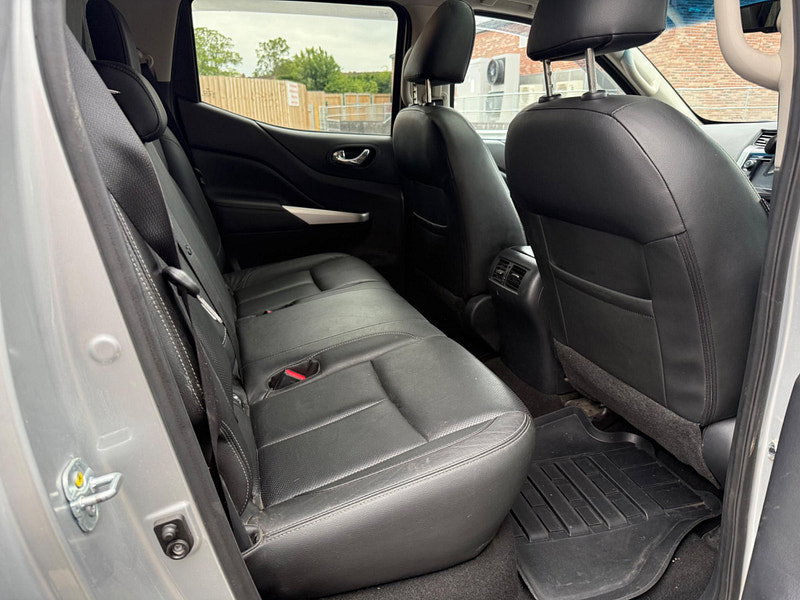 Nissan Navara 2.3 dCi Tekna Auto 4WD Euro 6 4dr
