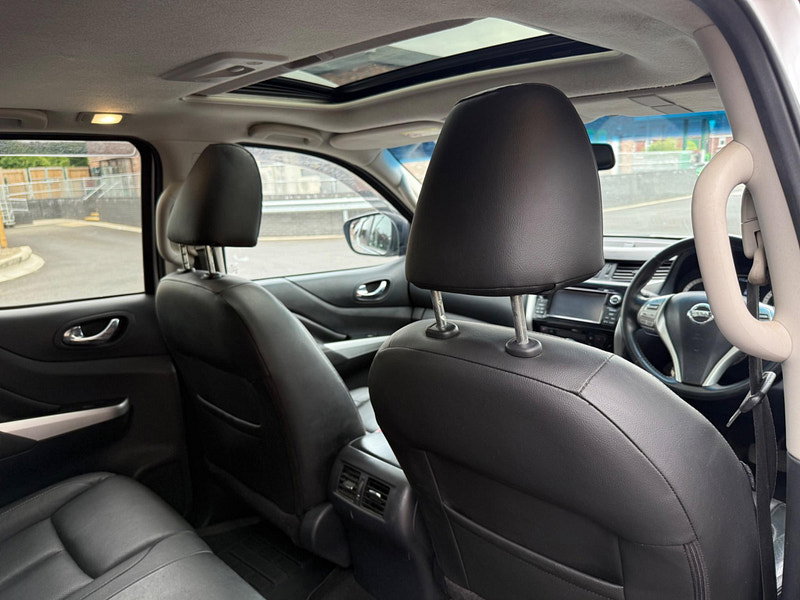 Nissan Navara 2.3 dCi Tekna Auto 4WD Euro 6 4dr