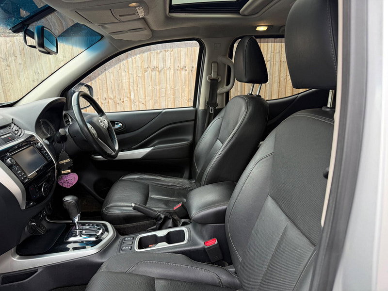 Nissan Navara 2.3 dCi Tekna Auto 4WD Euro 6 4dr