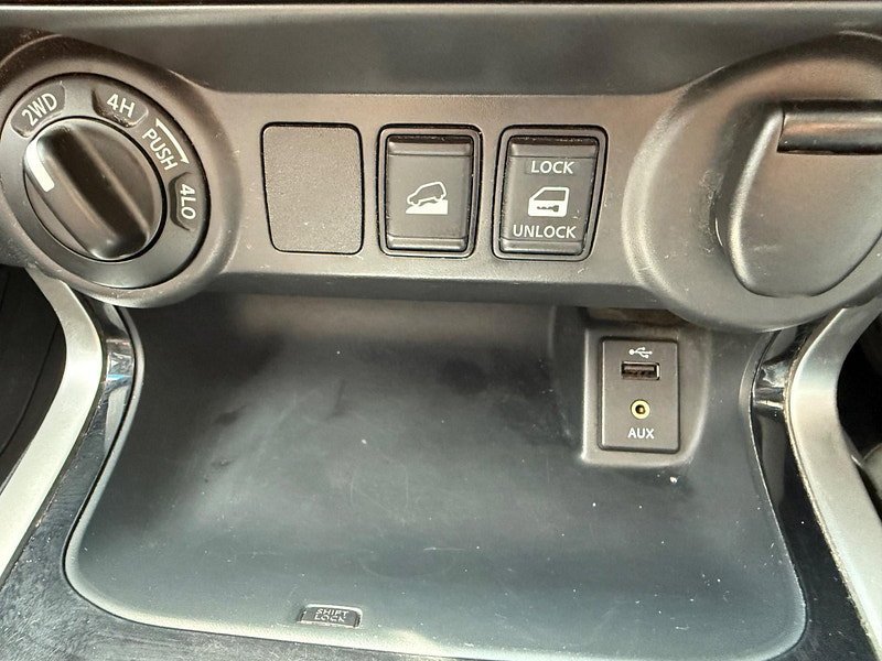 Nissan Navara 2.3 dCi Tekna Auto 4WD Euro 6 4dr