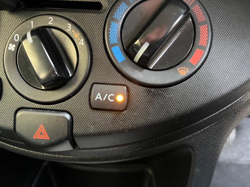 Nissan Note 1.4 16V Visia Euro 4 5dr