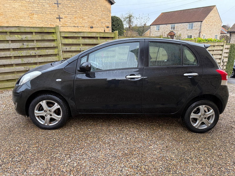 Toyota Yaris 1.33 Dual VVT-i TR Euro 4 (s/s) 5dr