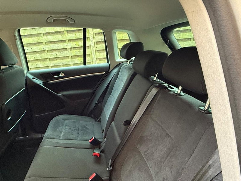 Volkswagen Tiguan 2.0 TDI BlueMotion Tech Match DSG 4WD Euro 5 (s/s) 5dr
