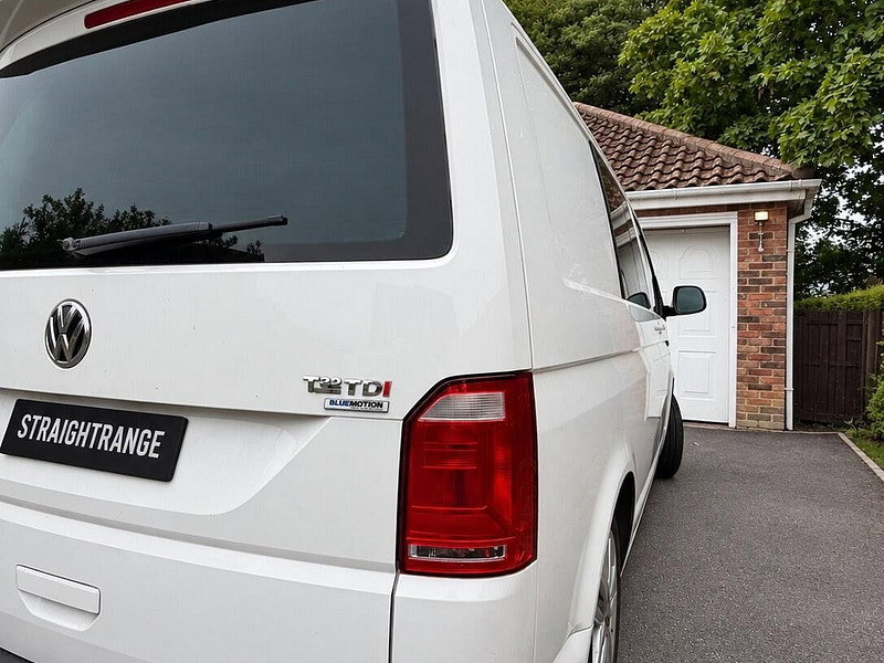 Volkswagen Transporter 2.0 TDI T32 BlueMotion Tech Highline Kombi FWD SWB Euro 5 (s/s) 5dr