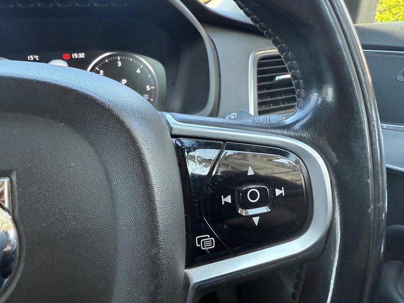 Volvo XC90 2.0 D5 Momentum Geartronic 4WD Euro 6 (s/s) 5dr