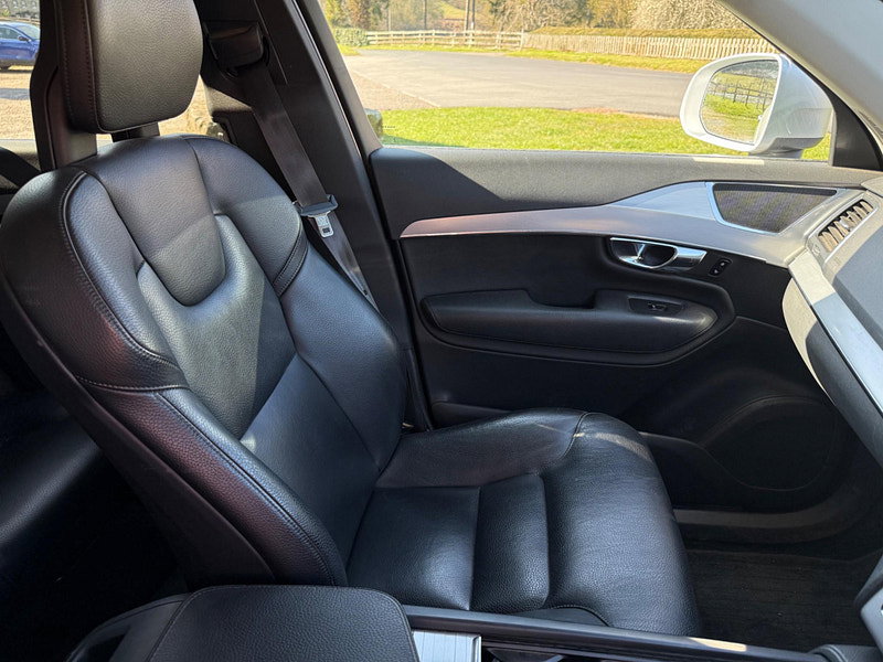 Volvo XC90 2.0 D5 Momentum Geartronic 4WD Euro 6 (s/s) 5dr