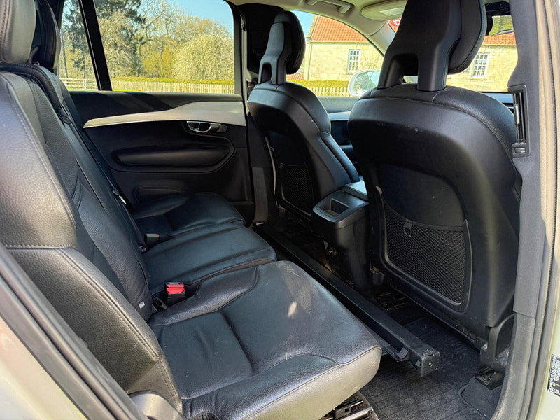 Volvo XC90 2.0 D5 Momentum Geartronic 4WD Euro 6 (s/s) 5dr