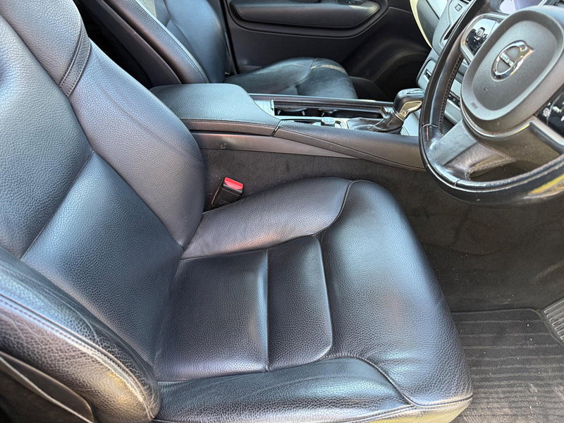 Volvo XC90 2.0 D5 Momentum Geartronic 4WD Euro 6 (s/s) 5dr