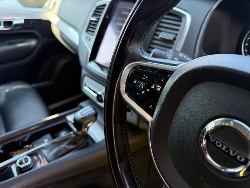Volvo XC90 2.0 D5 Momentum Geartronic 4WD Euro 6 (s/s) 5dr