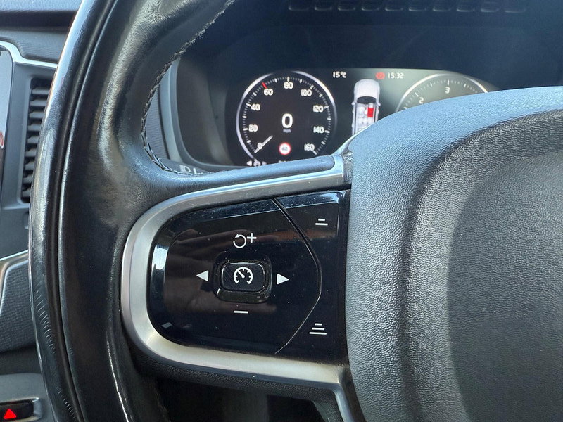 Volvo XC90 2.0 D5 Momentum Geartronic 4WD Euro 6 (s/s) 5dr