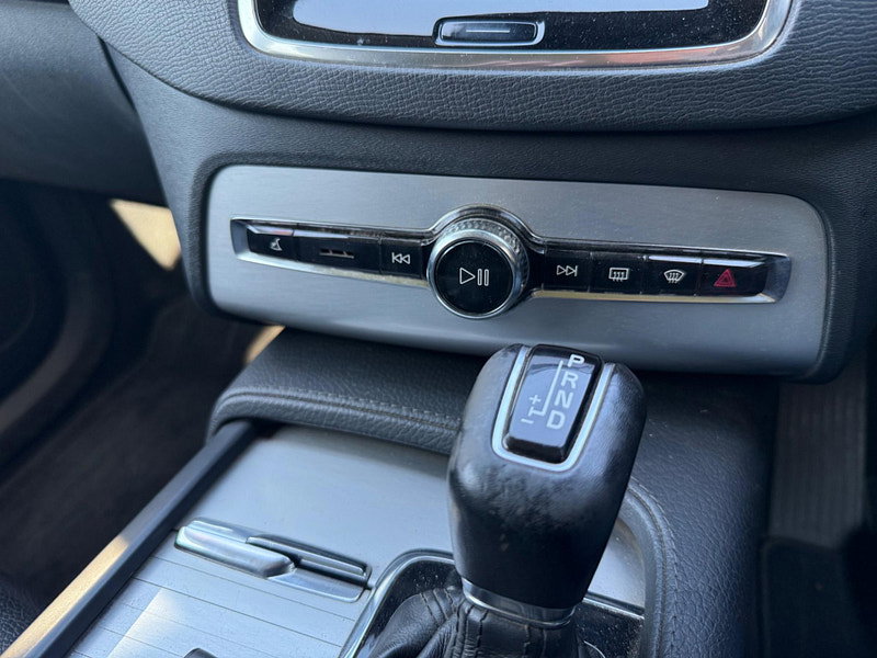 Volvo XC90 2.0 D5 Momentum Geartronic 4WD Euro 6 (s/s) 5dr