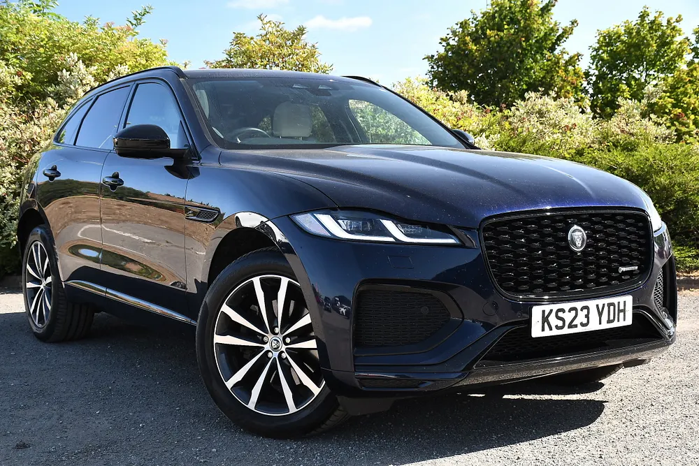 2023 Jaguar F-PACE 2.0 D200 MHEV R-Dynamic SE Black SUV 5dr Diesel Auto AWD Euro 6 (s/s) (204 ps) — photo 1 of 31