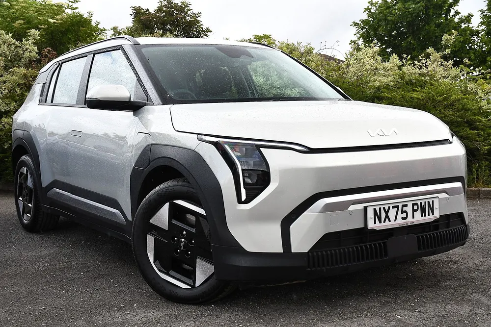 2025 Kia EV3 81.4kWh Air SUV 5dr Electric Auto (201 bhp) — photo 1 of 31