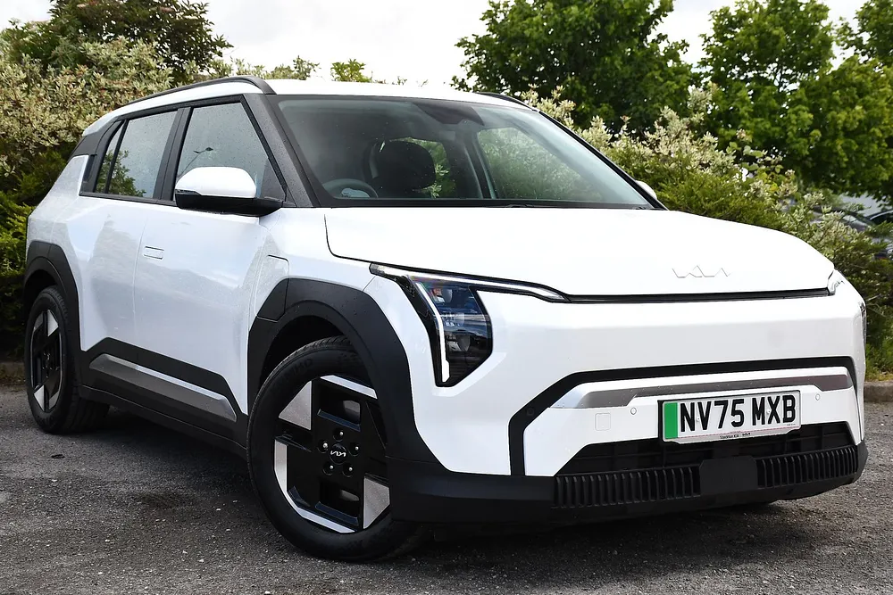 2026 Kia EV3 81.4kWh Air SUV 5dr Electric Auto (201 bhp) — photo 1 of 31