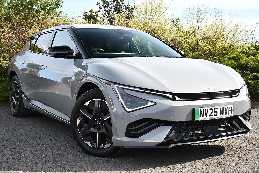 2025 Kia EV6 84kWh GT-Line Hatchback 5dr Electric Auto AWD (320 bhp) — photo 1 of 31