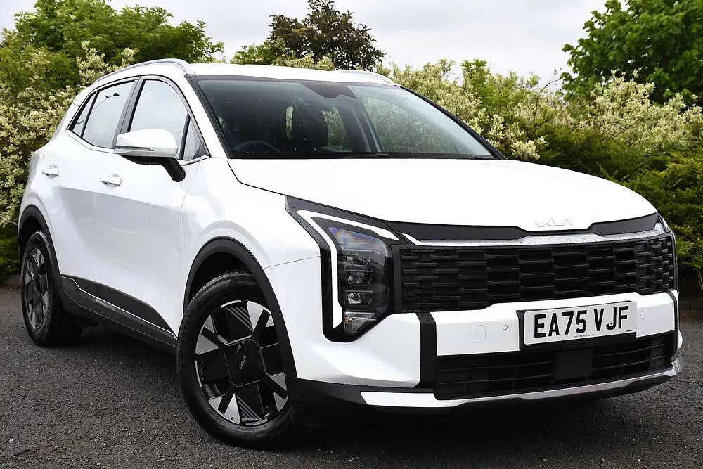 2025 Kia Sportage 1.6 T-GDi Pure SUV 5dr Petrol Manual Euro 6 (s/s) (147 bhp) — photo 1 of 31
