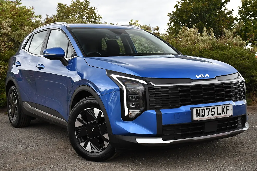 2025 Kia Sportage 1.6 T-GDi Pure SUV 5dr Petrol Manual Euro 6 (s/s) (147 bhp) — photo 1 of 25