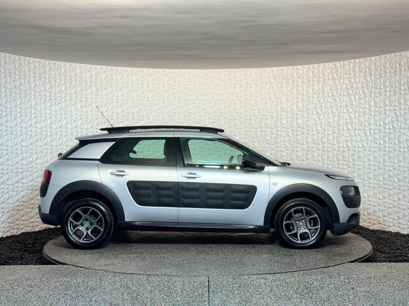 Citroen C4 Cactus 1.2 PureTech Feel Euro 6 (s/s) 5dr 5dr Manual 2015