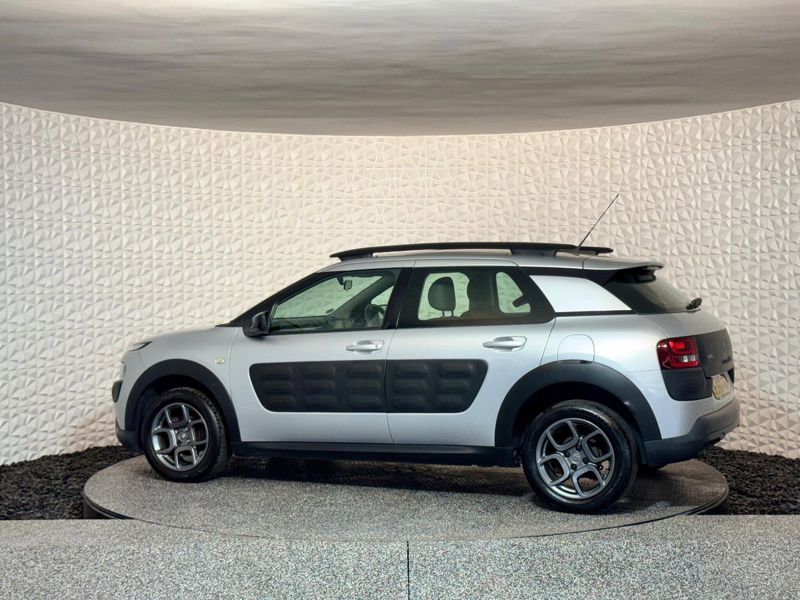 Citroen C4 Cactus 1.2 PureTech Feel Euro 6 (s/s) 5dr 5dr Manual 2015