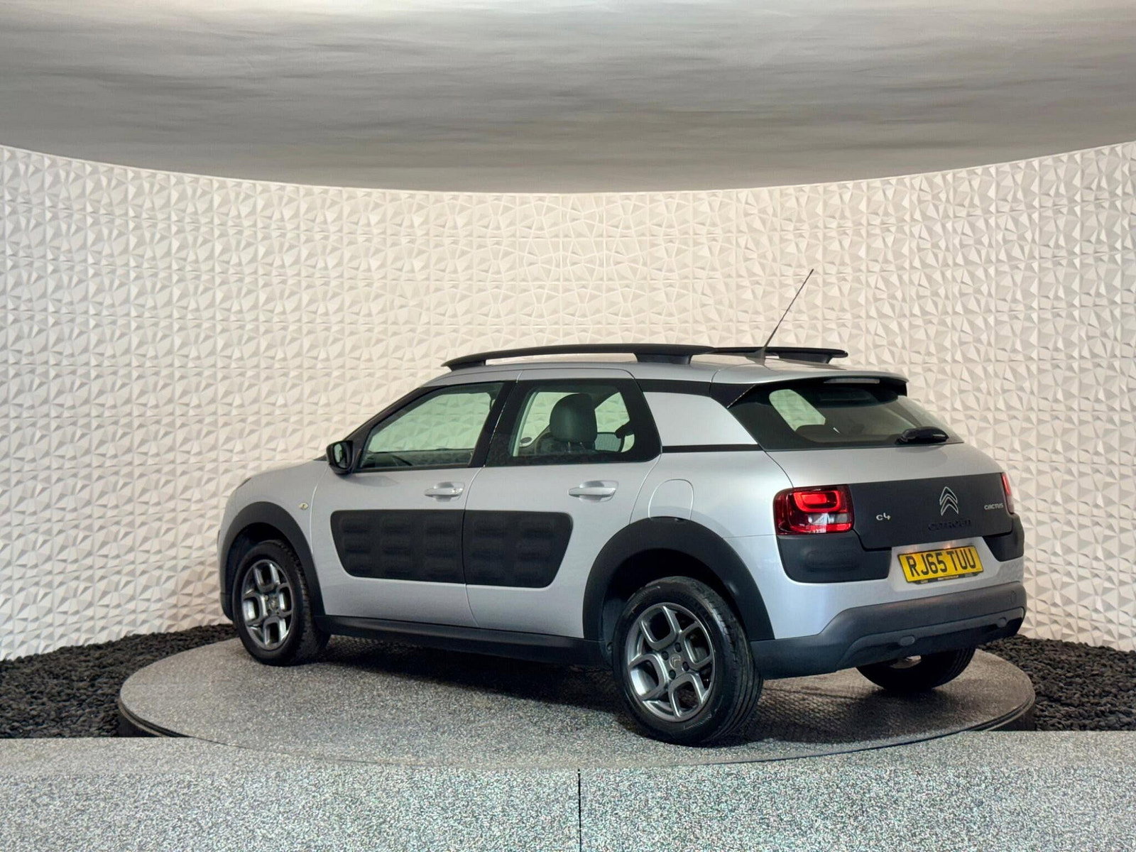 Citroen C4 Cactus 1.2 PureTech Feel Euro 6 (s/s) 5dr 5dr Manual 2015