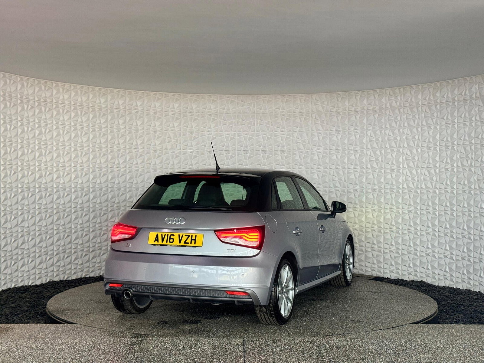 Audi A1 1.6 TDI S line Sportback Euro 6 (s/s) 5dr 5dr Manual 2016