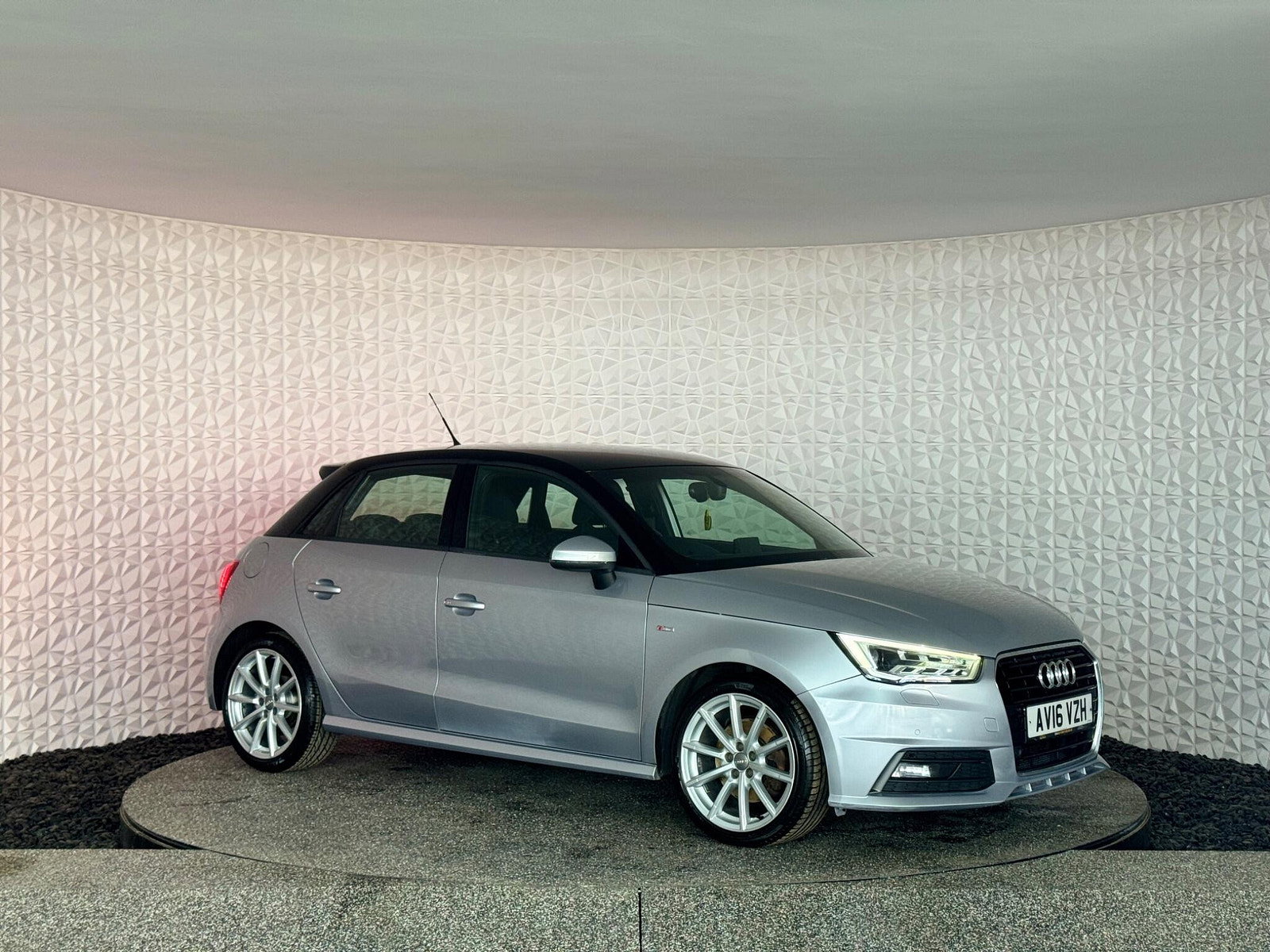 Audi A1 1.6 TDI S line Sportback Euro 6 (s/s) 5dr 5dr Manual 2016