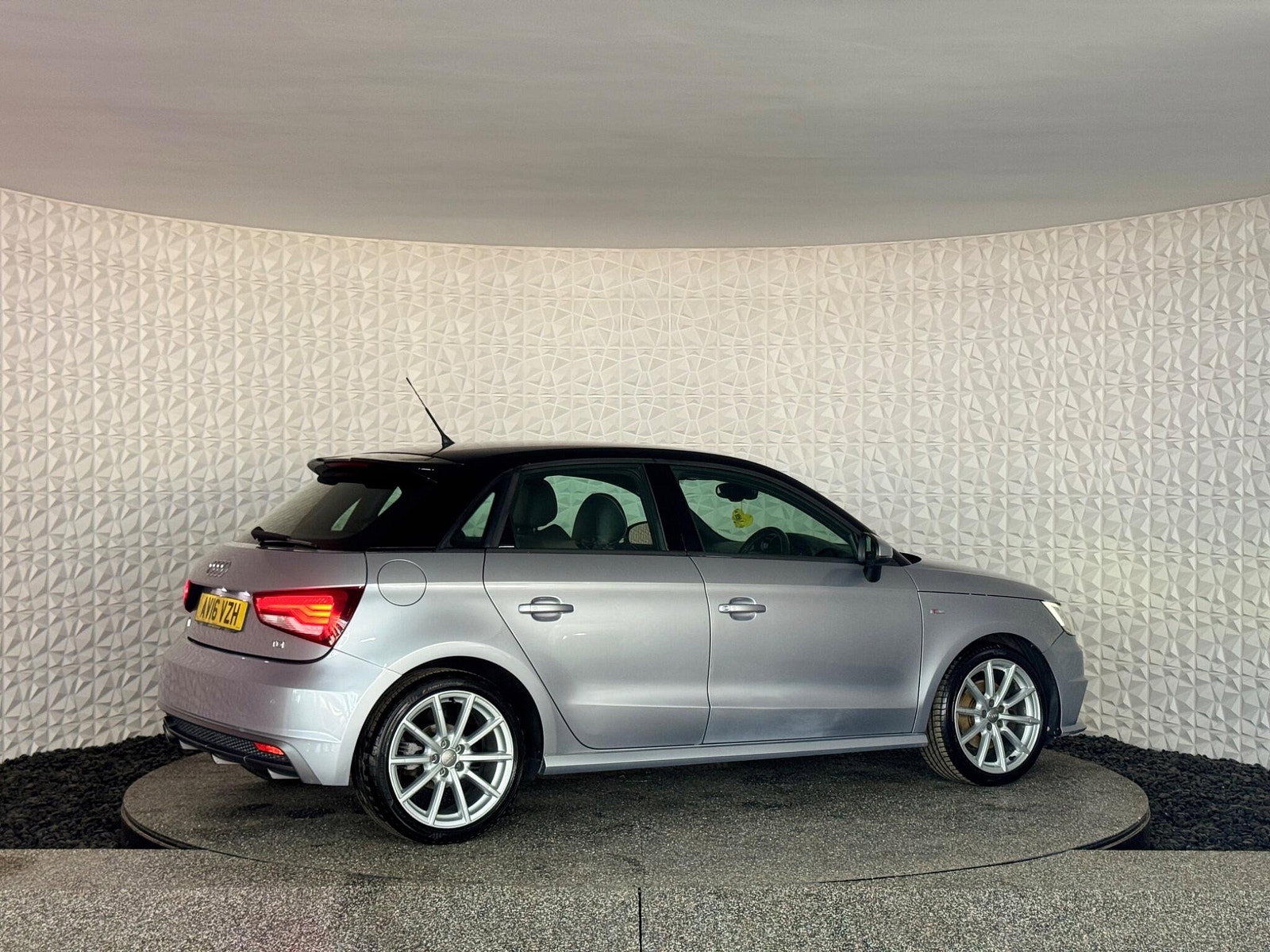 Audi A1 1.6 TDI S line Sportback Euro 6 (s/s) 5dr 5dr Manual 2016
