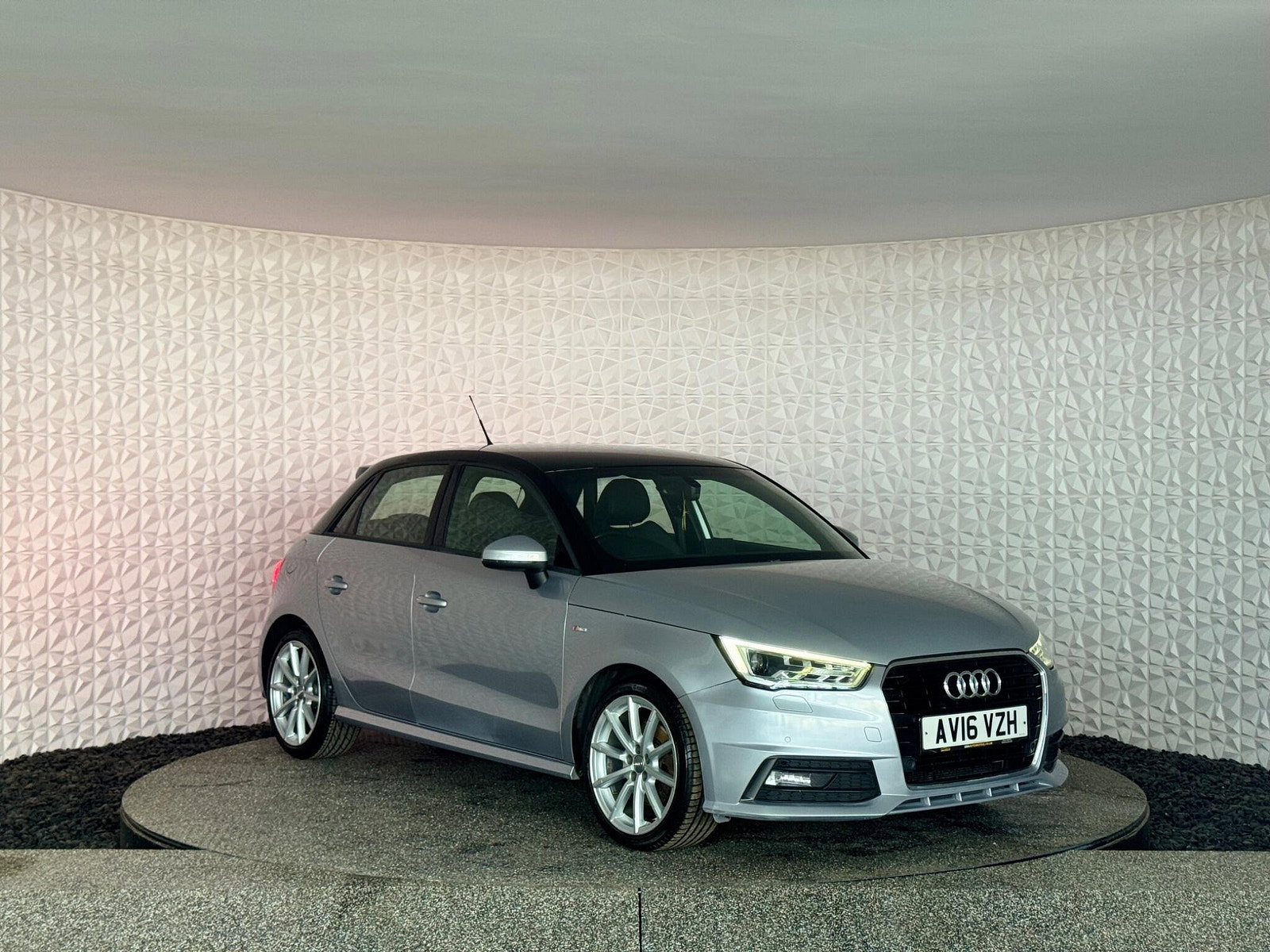 Audi A1 1.6 TDI S line Sportback Euro 6 (s/s) 5dr 5dr Manual 2016