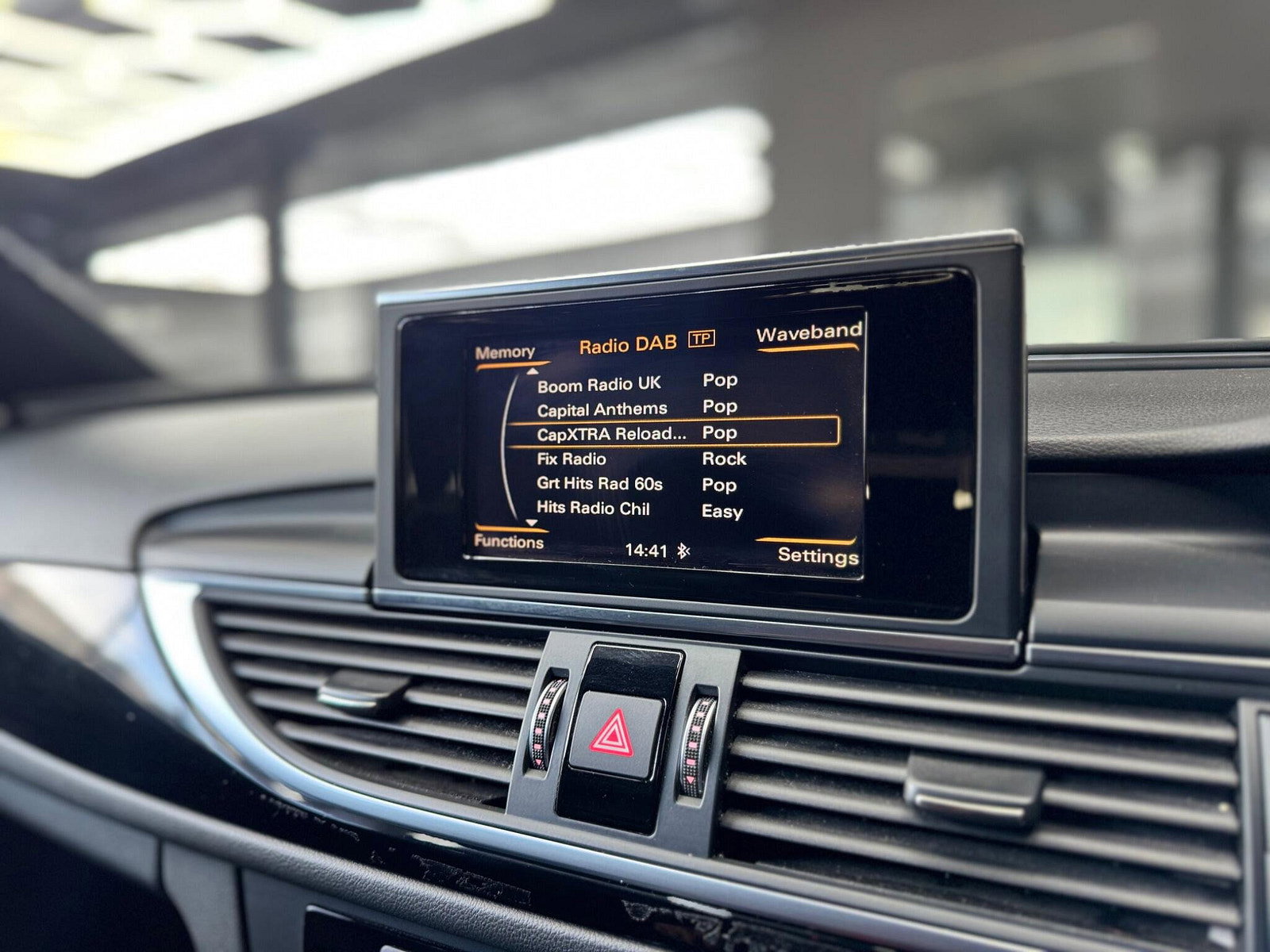 Audi A6 Avant 2.0 TDI ultra Black Edition S Tronic Euro 6 (s/s) 5dr 5dr Automatic 2015