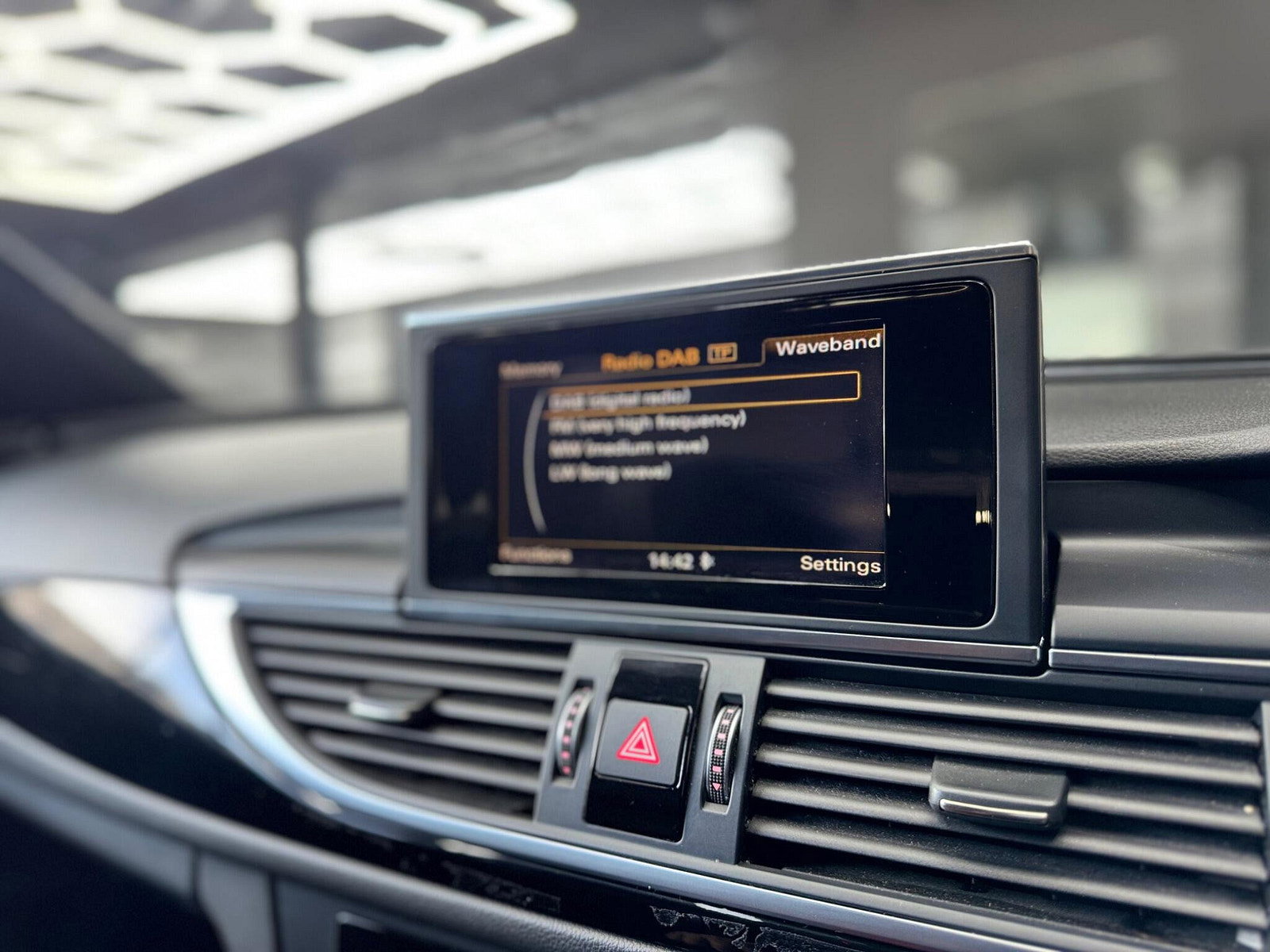 Audi A6 Avant 2.0 TDI ultra Black Edition S Tronic Euro 6 (s/s) 5dr 5dr Automatic 2015