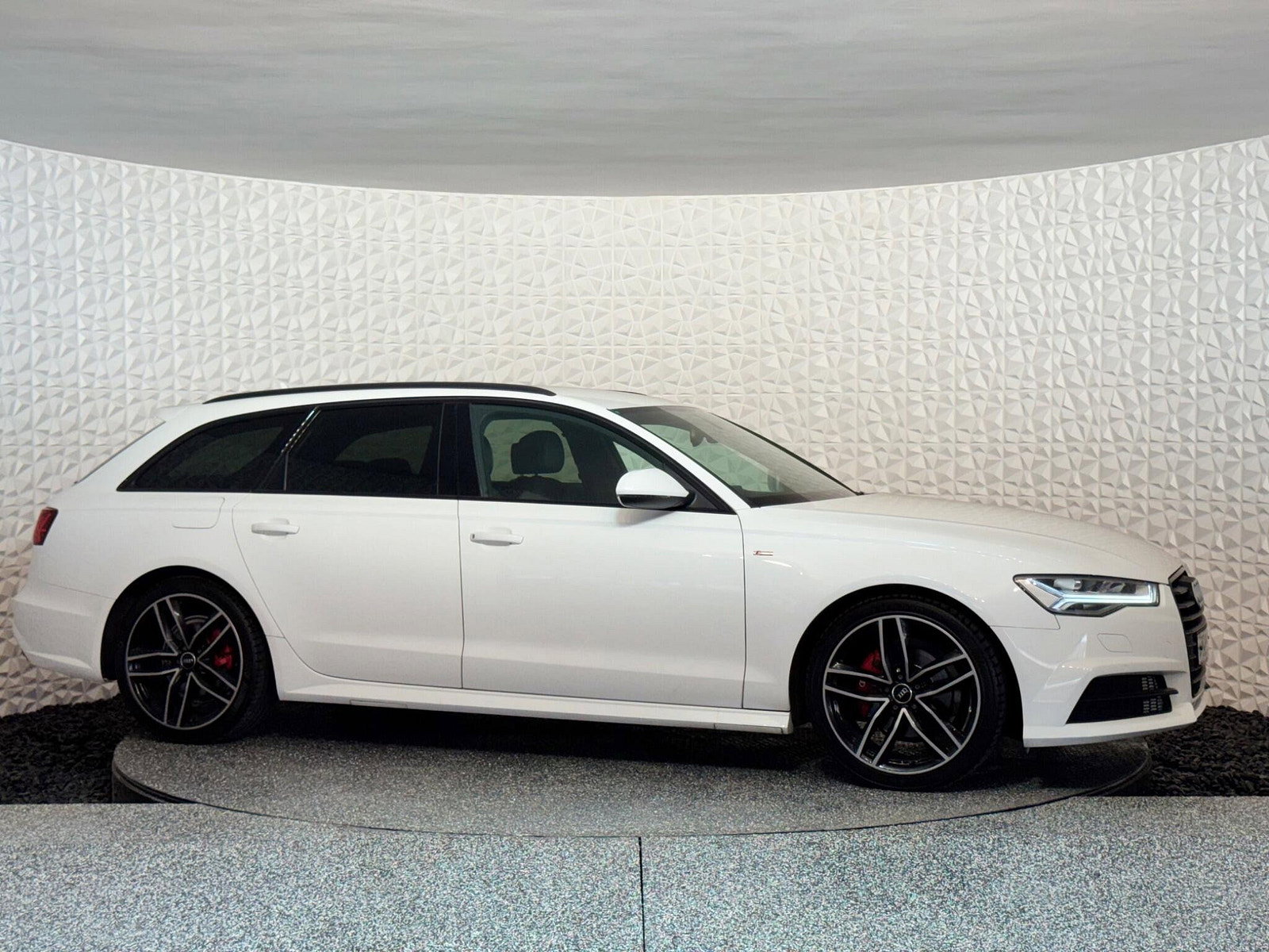 Audi A6 Avant 2.0 TDI ultra Black Edition S Tronic Euro 6 (s/s) 5dr 5dr Automatic 2015