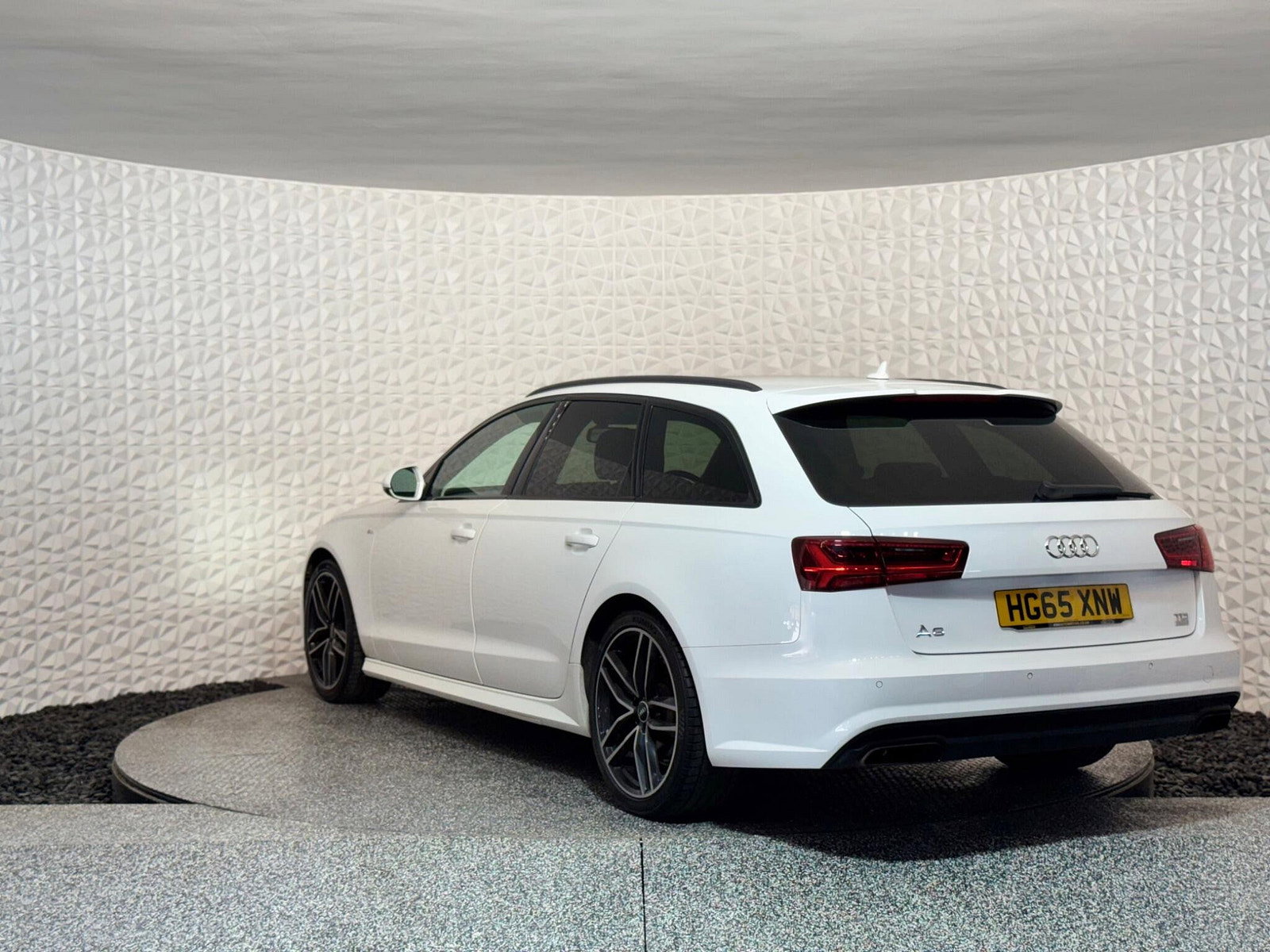 Audi A6 Avant 2.0 TDI ultra Black Edition S Tronic Euro 6 (s/s) 5dr 5dr Automatic 2015