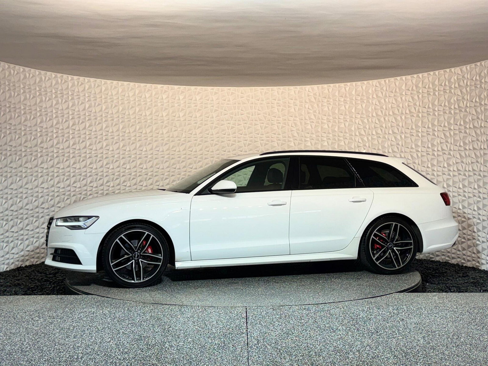 Audi A6 Avant 2.0 TDI ultra Black Edition S Tronic Euro 6 (s/s) 5dr 5dr Automatic 2015