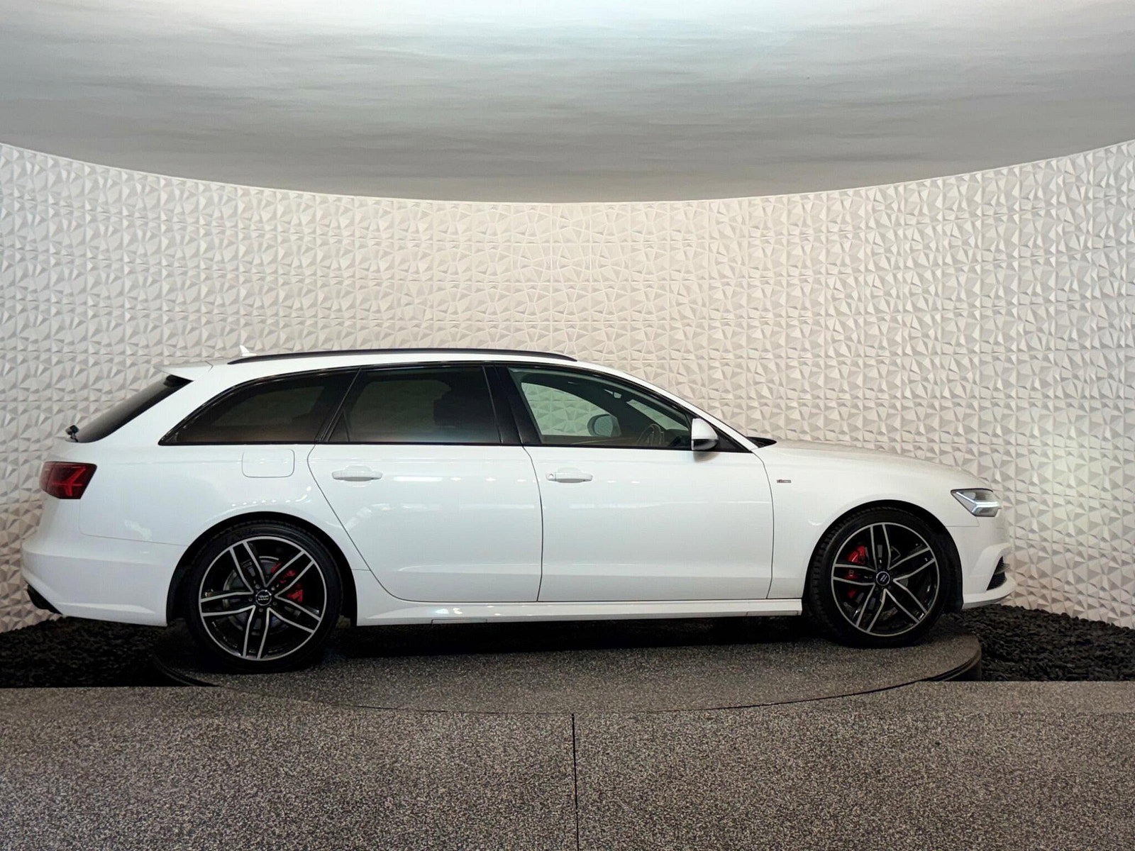 Audi A6 Avant 2.0 TDI ultra Black Edition S Tronic Euro 6 (s/s) 5dr 5dr Automatic 2015