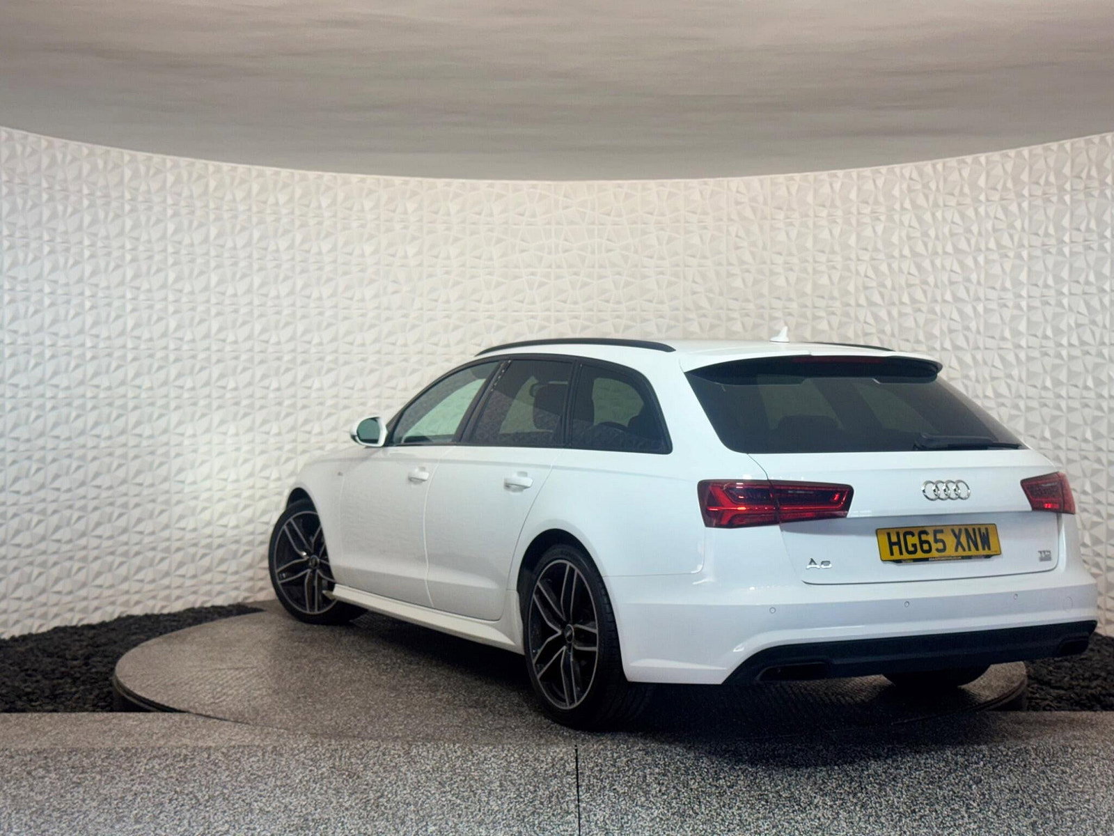 Audi A6 Avant 2.0 TDI ultra Black Edition S Tronic Euro 6 (s/s) 5dr 5dr Automatic 2015