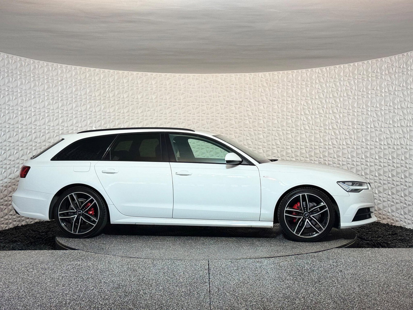 Audi A6 Avant 2.0 TDI ultra Black Edition S Tronic Euro 6 (s/s) 5dr 5dr Automatic 2015