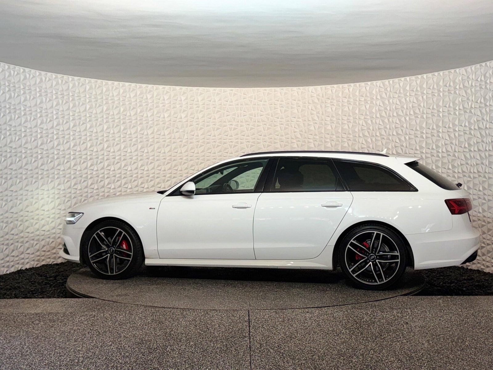Audi A6 Avant 2.0 TDI ultra Black Edition S Tronic Euro 6 (s/s) 5dr 5dr Automatic 2015