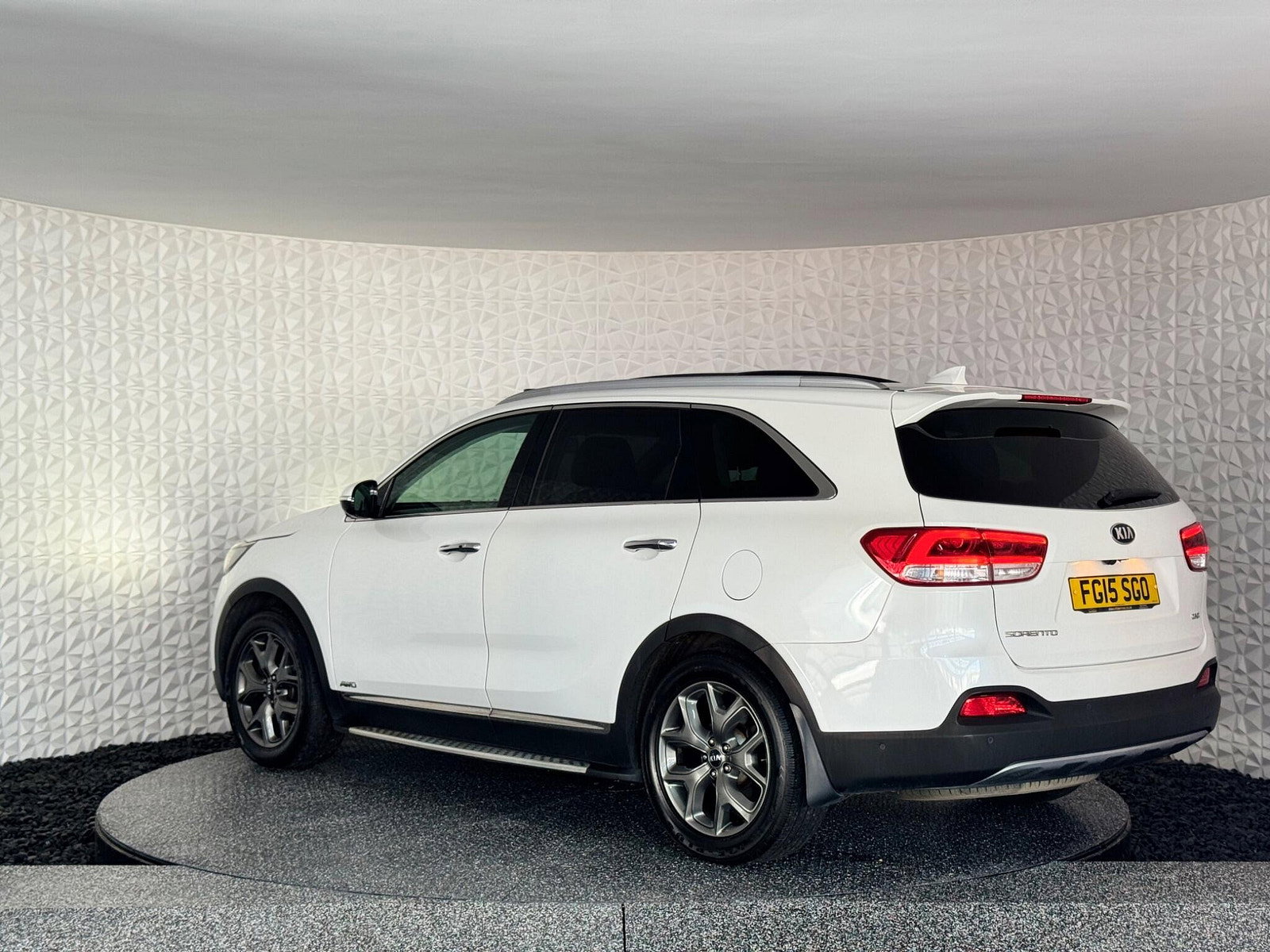 Kia Sorento 2.2 CRDi KX-4 Auto AWD Euro 6 5dr 5dr Automatic 2015