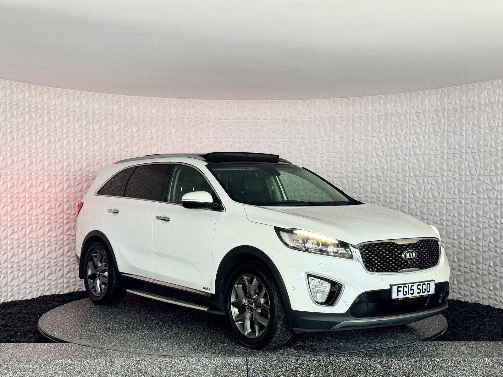 Kia Sorento 2.2 CRDi KX-4 Auto AWD Euro 6 5dr 5dr Automatic 2015