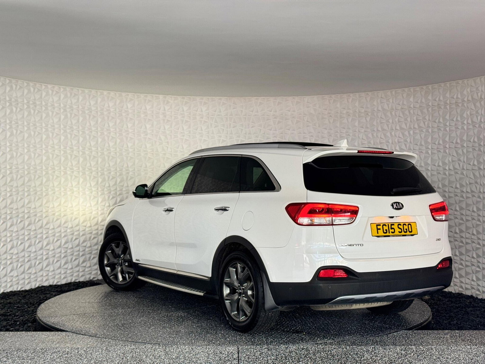 Kia Sorento 2.2 CRDi KX-4 Auto AWD Euro 6 5dr 5dr Automatic 2015
