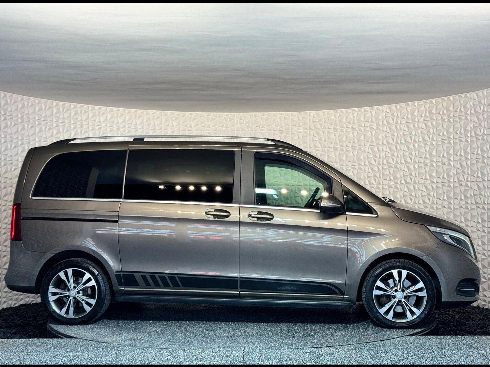 Mercedes-Benz V Class 2.2 V250d BlueTEC Sport G-Tronic+ Euro 6 (s/s) 5dr 7 Seat 5dr Automatic 2016