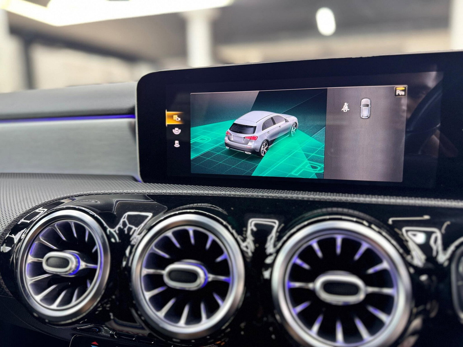 Mercedes-Benz A Class 1.3 A180 AMG Line (Premium) 7G-DCT Euro 6 (s/s) 5dr 5dr Automatic 2019